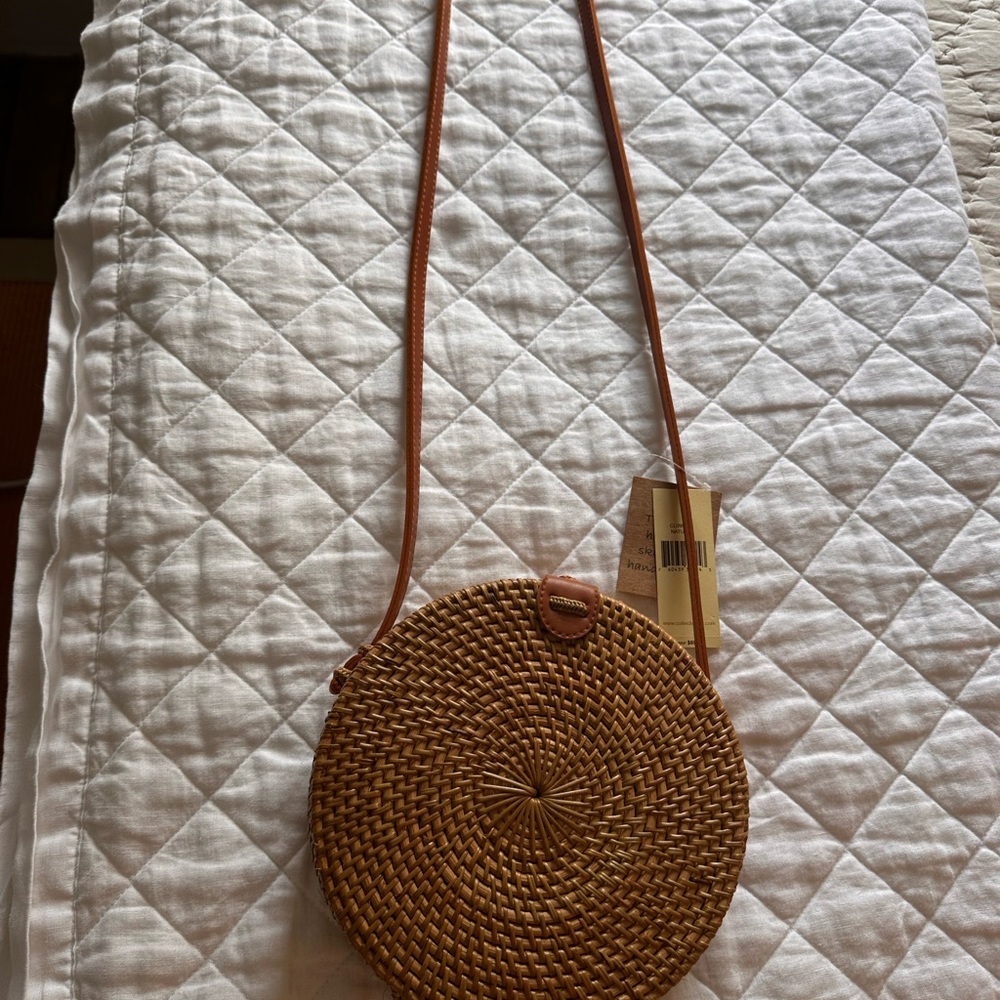 Elegant Tan Woven Shoulder Bag